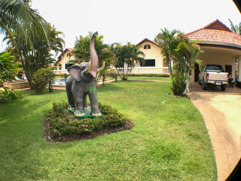 4 Bedroom 5 Bath House Sale, Bang Lamung Pattaya, ranch style home