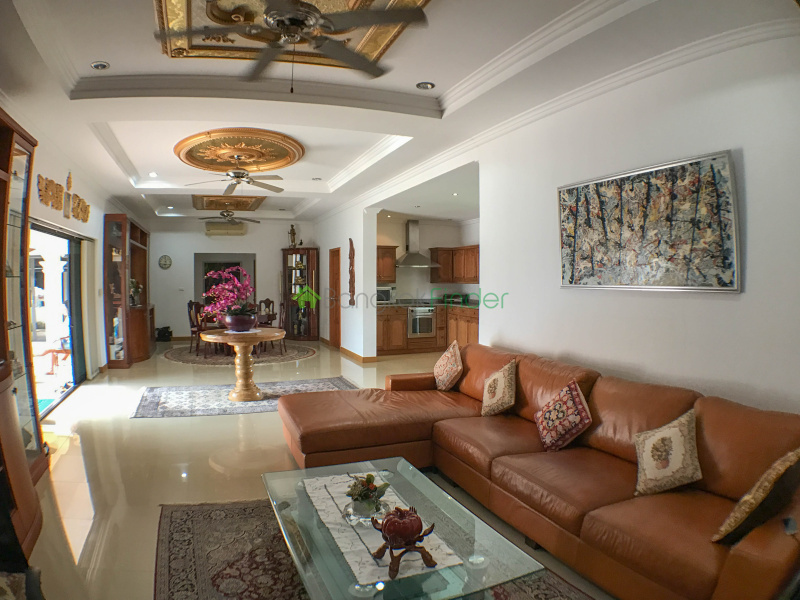4 Bedroom 5 Bath House Sale, Bang Lamung Pattaya, ranch style home