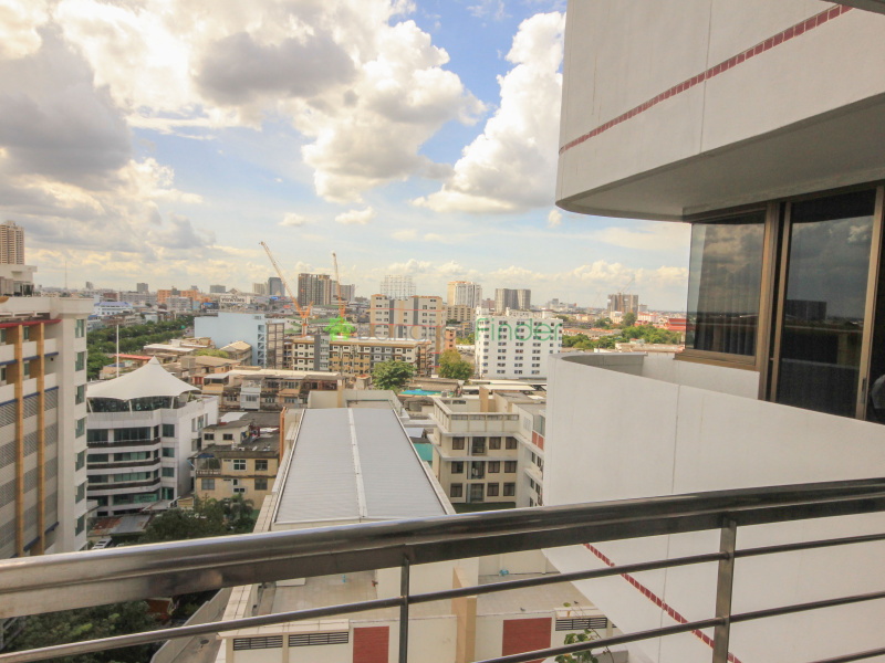 525 Khwaeng Bang Yi Khan, Bang Yi Khan, Bangkok, Thailand 10700, 3 Bedrooms Bedrooms, ,4 BathroomsBathrooms,Condo,For Rent,Rattanakosin View Mansion,Khwaeng Bang Yi Khan,5833
