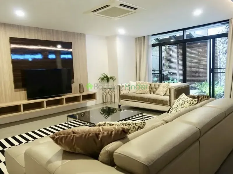 Phrom Phong, Thailand, 4 Bedroom Bedrooms, 0 ,4 BathroomBathrooms,Town House,For Rent,6456