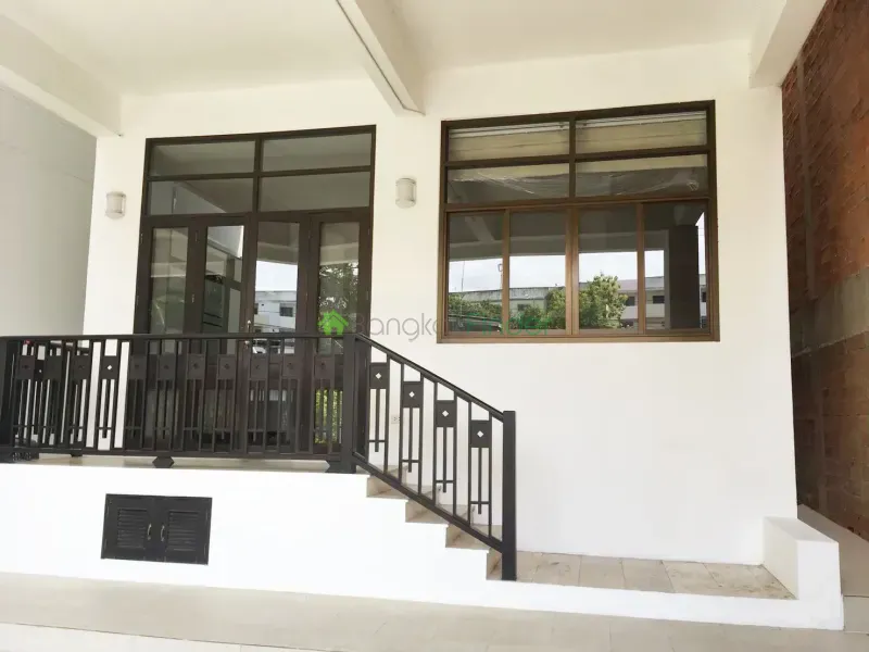 Phrakanong, Phra Khanong, Thailand, 3 Bedroom Bedrooms, 0 ,4 BathroomBathrooms,Town House,For Rent,6655