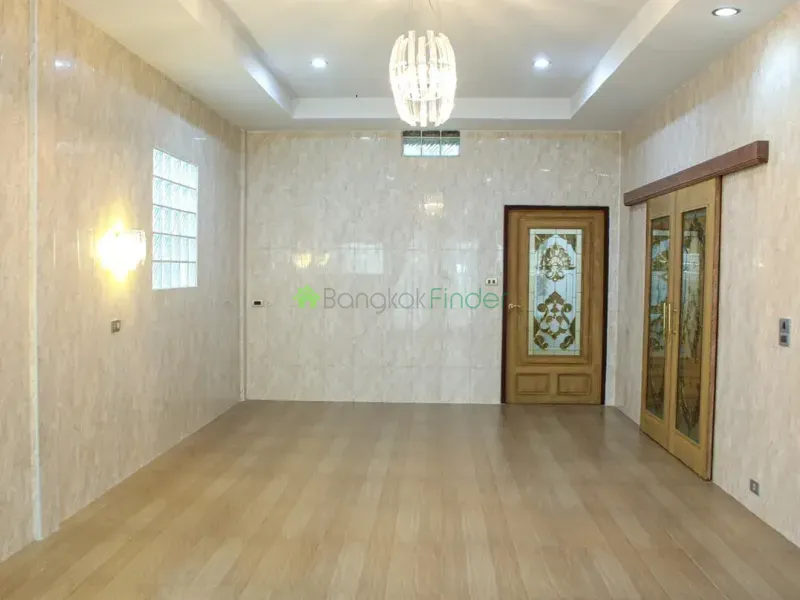 Pattanakarn, Pattanakarn, Thailand, 5 Bedroom Bedrooms, 0 ,4 BathroomBathrooms,House,For Rent,6698