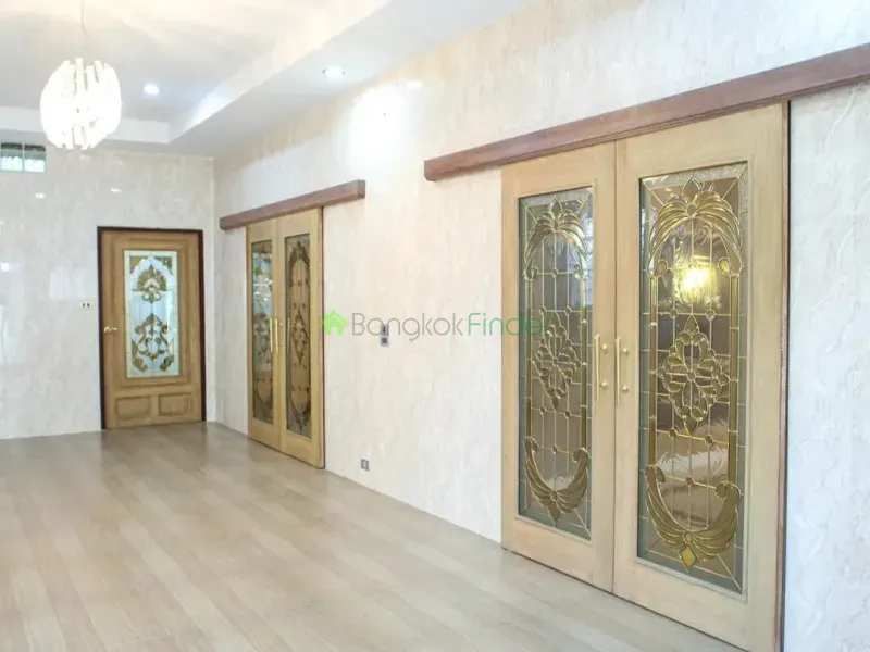 Pattanakarn, Pattanakarn, Thailand, 5 Bedroom Bedrooms, 0 ,4 BathroomBathrooms,House,For Rent,6698