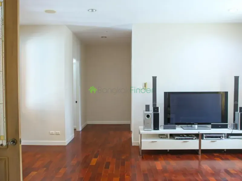 Pattanakarn, Pattanakarn, Thailand, 5 Bedroom Bedrooms, 0 ,4 BathroomBathrooms,House,For Rent,6698