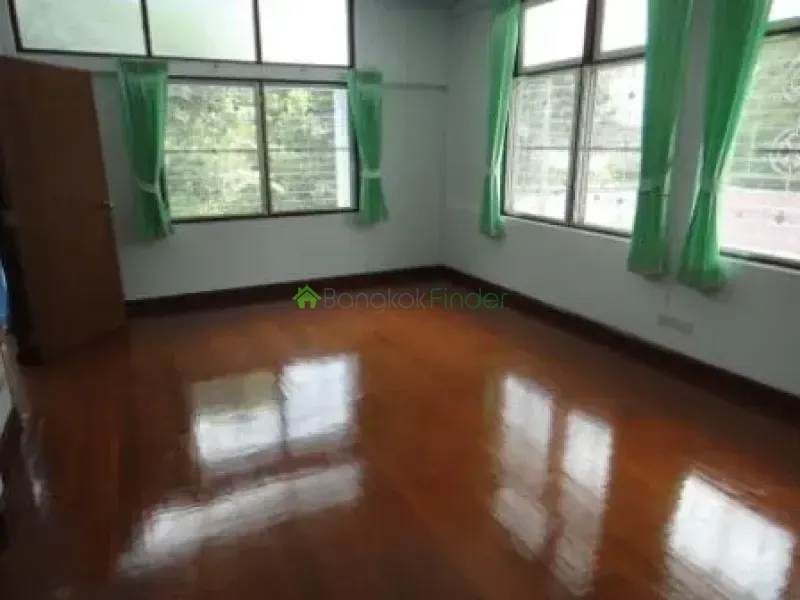 Ekamai, Ekamai, Thailand, 4 Bedroom Bedrooms, 0 ,4 BathroomBathrooms,House,For Rent,6730