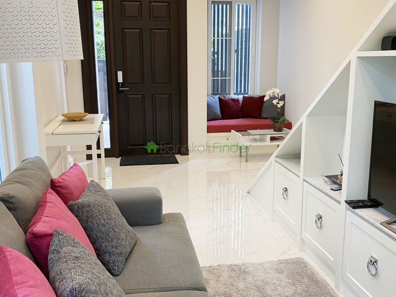 Thonglor, Bangkok, Thailand, 3 Bedrooms Bedrooms, ,3 BathroomsBathrooms,House,For Rent,6780