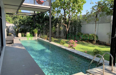Ekamai, Bangkok, Thailand, 4 Bedrooms Bedrooms, 0 ,4 BathroomsBathrooms,House,For Sale,6817