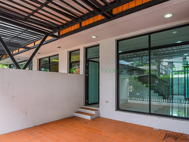 Thonglor, Thonglor, Thailand, 4 Bedroom Bedrooms, 0 ,4 BathroomBathrooms,Town House,For Rent,6892
