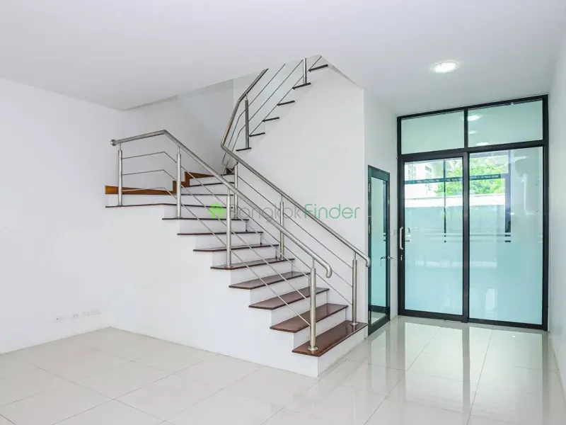 Thonglor, Thonglor, Thailand, 4 Bedroom Bedrooms, 0 ,4 BathroomBathrooms,Town House,For Rent,6892
