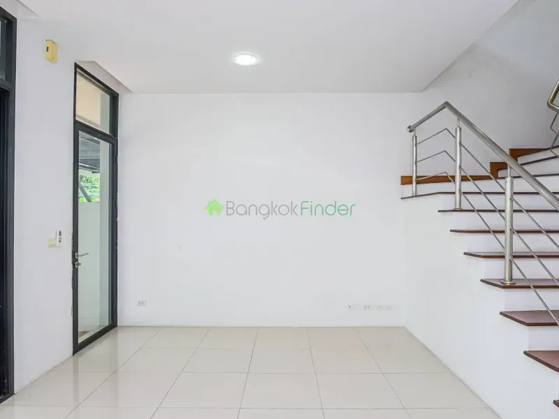 Thonglor, Thonglor, Thailand, 4 Bedroom Bedrooms, 0 ,4 BathroomBathrooms,Town House,For Rent,6892