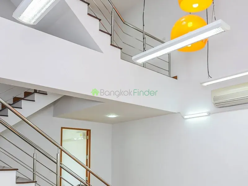 Thonglor, Thonglor, Thailand, 4 Bedroom Bedrooms, 0 ,4 BathroomBathrooms,Town House,For Rent,6892