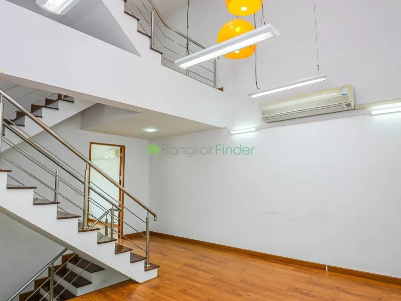 Thonglor, Thonglor, Thailand, 4 Bedroom Bedrooms, 0 ,4 BathroomBathrooms,Town House,For Rent,6892