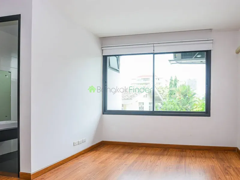 Thonglor, Thonglor, Thailand, 4 Bedroom Bedrooms, 0 ,4 BathroomBathrooms,Town House,For Rent,6892