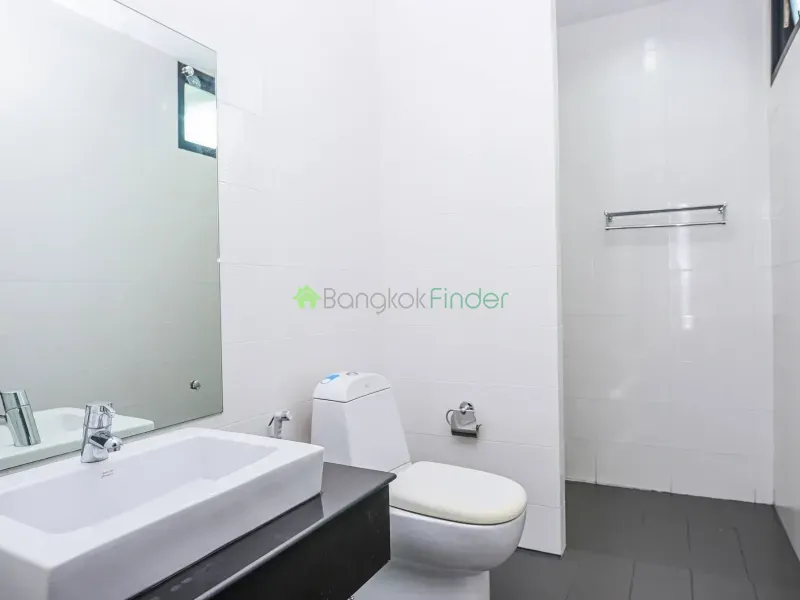 Thonglor, Thonglor, Thailand, 4 Bedroom Bedrooms, 0 ,4 BathroomBathrooms,Town House,For Rent,6892