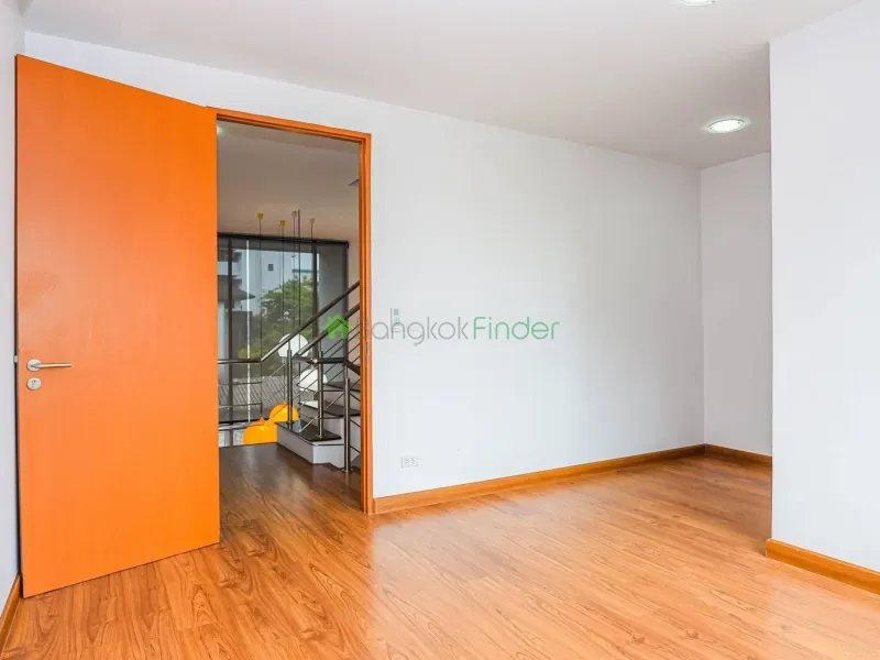Thonglor, Thonglor, Thailand, 4 Bedroom Bedrooms, 0 ,4 BathroomBathrooms,Town House,For Rent,6892