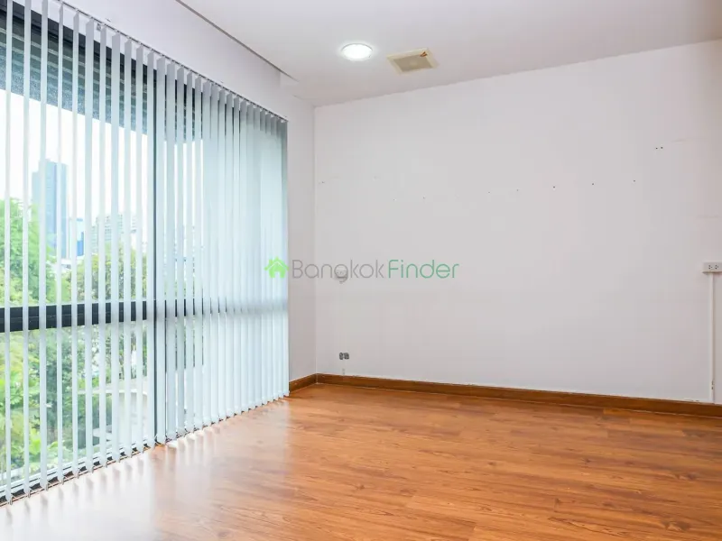 Thonglor, Thonglor, Thailand, 4 Bedroom Bedrooms, 0 ,4 BathroomBathrooms,Town House,For Rent,6892