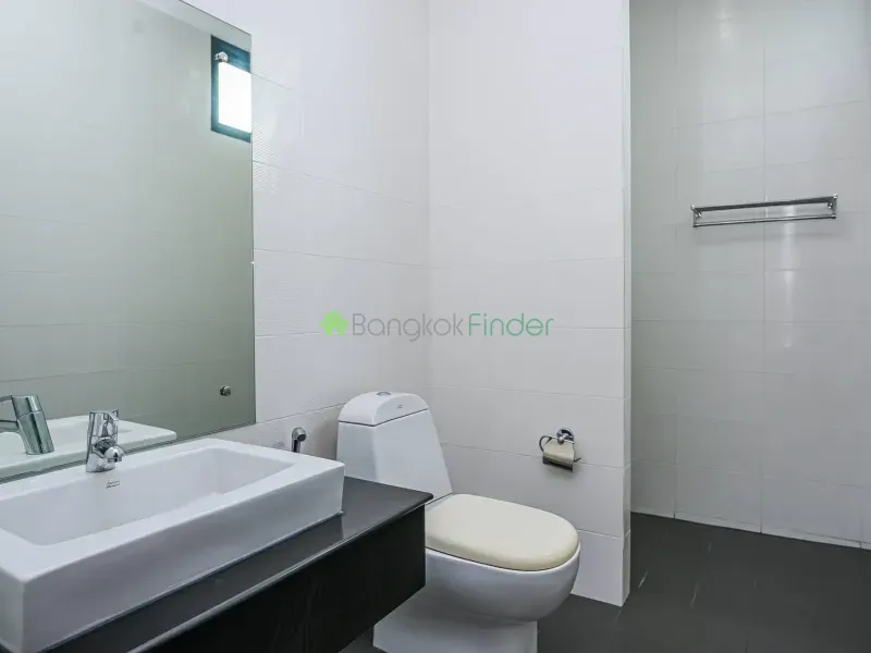 Thonglor, Thonglor, Thailand, 4 Bedroom Bedrooms, 0 ,4 BathroomBathrooms,Town House,For Rent,6892
