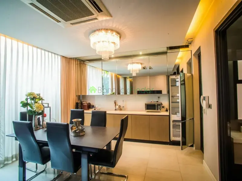 Ekamai, Ekamai, Thailand, 4 Bedroom Bedrooms, 0 ,5 BathroomBathrooms,Town House,For Rent,6893