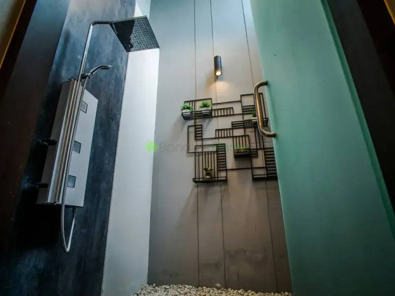 Ekamai, Ekamai, Thailand, 4 Bedroom Bedrooms, 0 ,5 BathroomBathrooms,Town House,For Rent,6893