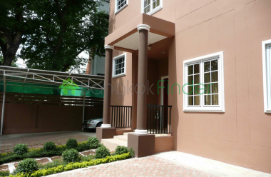 Phromphong, Bangkok, Thailand, 5 Bedrooms Bedrooms, ,6 BathroomsBathrooms,House,For Rent,6898