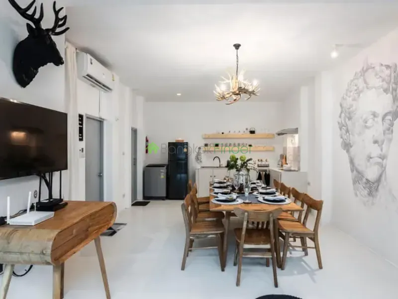 Thonglor, Thonglor, Thailand, 4 Bedroom Bedrooms, 0 ,3 BathroomBathrooms,Town House,For Rent,6937