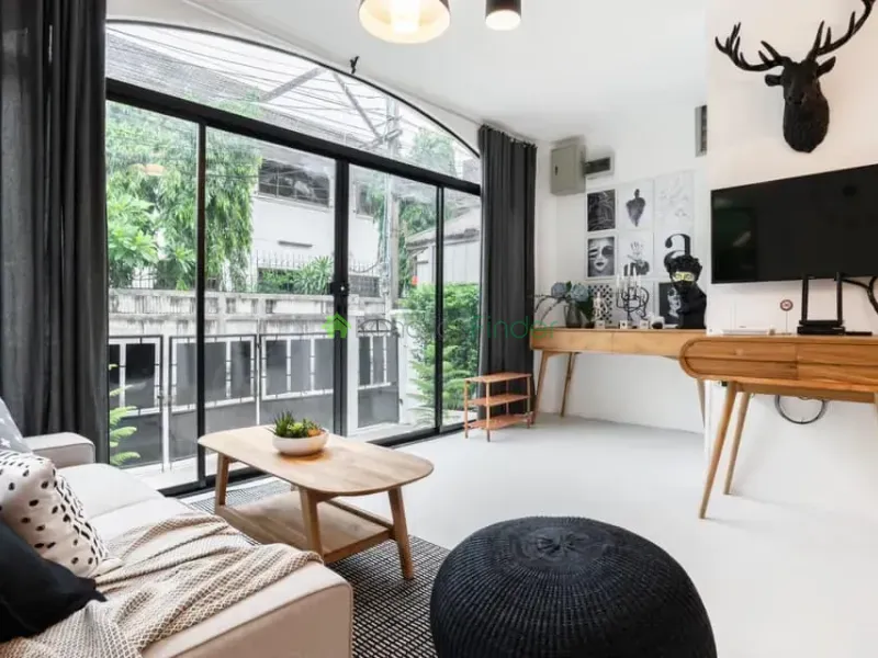 Thonglor, Thonglor, Thailand, 4 Bedroom Bedrooms, 0 ,3 BathroomBathrooms,Town House,For Rent,6937