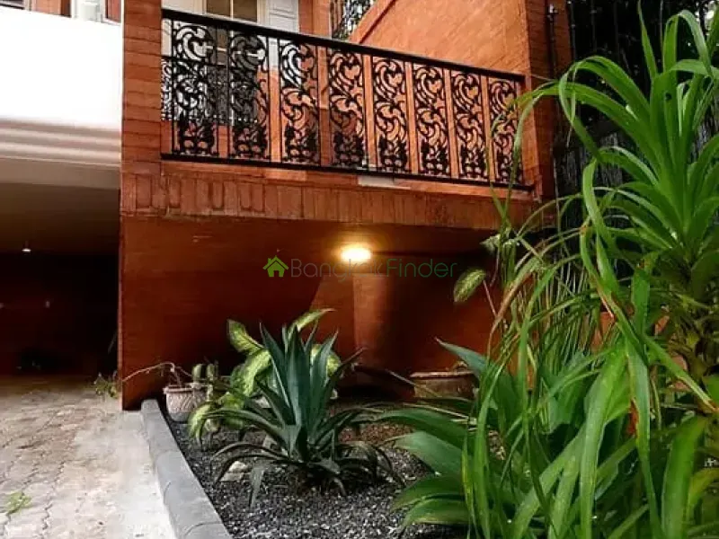 Ploenchit, Ploenchit-Chidlom, Thailand, 3 Bedroom Bedrooms, 0 ,3 BathroomBathrooms,Town House,For Rent,7126