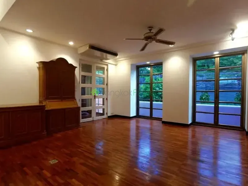 Ploenchit, Ploenchit-Chidlom, Thailand, 3 Bedroom Bedrooms, 0 ,3 BathroomBathrooms,Town House,For Rent,7126
