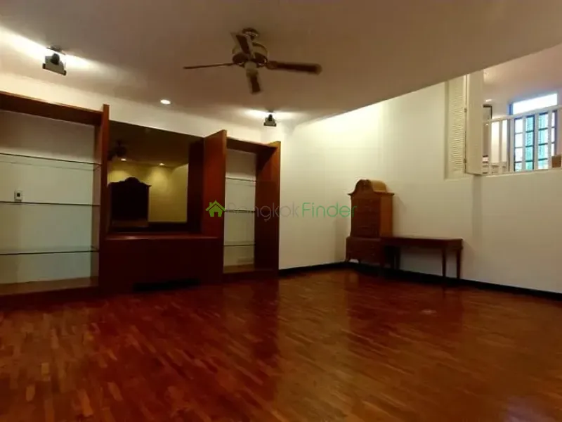 Ploenchit, Ploenchit-Chidlom, Thailand, 3 Bedroom Bedrooms, 0 ,3 BathroomBathrooms,Town House,For Rent,7126
