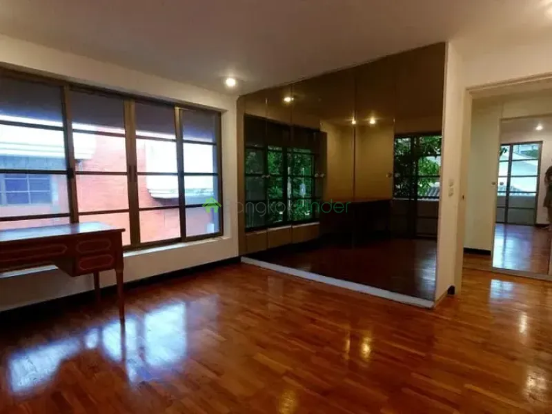 Ploenchit, Ploenchit-Chidlom, Thailand, 3 Bedroom Bedrooms, 0 ,3 BathroomBathrooms,Town House,For Rent,7126