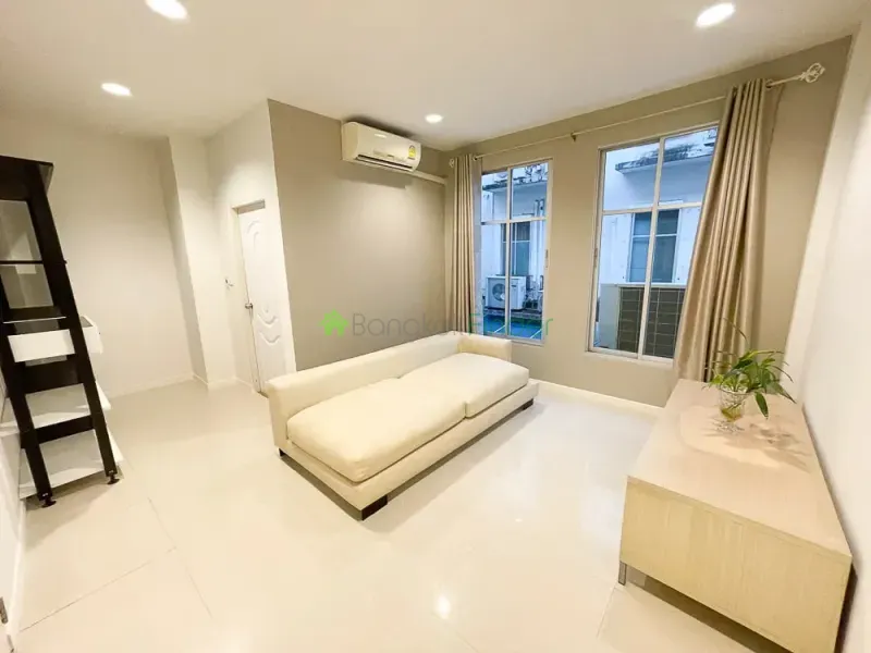 Rama 3, Rama 3, Thailand, 5 Bedroom Bedrooms, 0 ,5 BathroomBathrooms,Town House,For Rent,7174