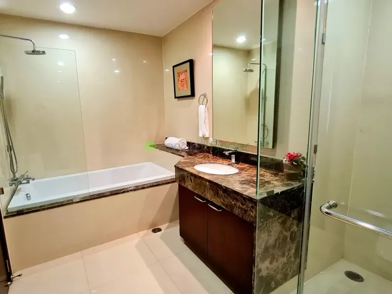 Phomphong, Bangkok, Thailand, 4 Bedroom Bedrooms, 0 ,5 BathroomBathrooms,Apartment,For Rent,Piyathip Place,7545