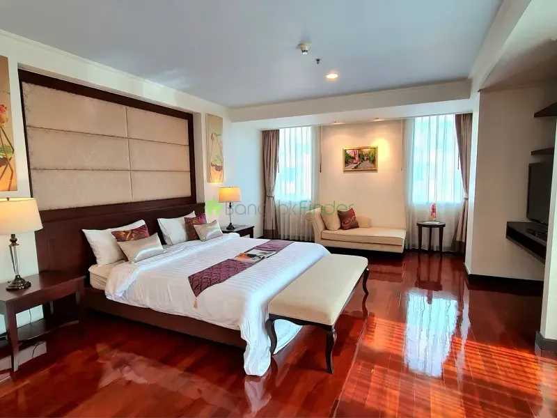 Phomphong, Bangkok, Thailand, 4 Bedroom Bedrooms, 0 ,5 BathroomBathrooms,Apartment,For Rent,Piyathip Place,7545