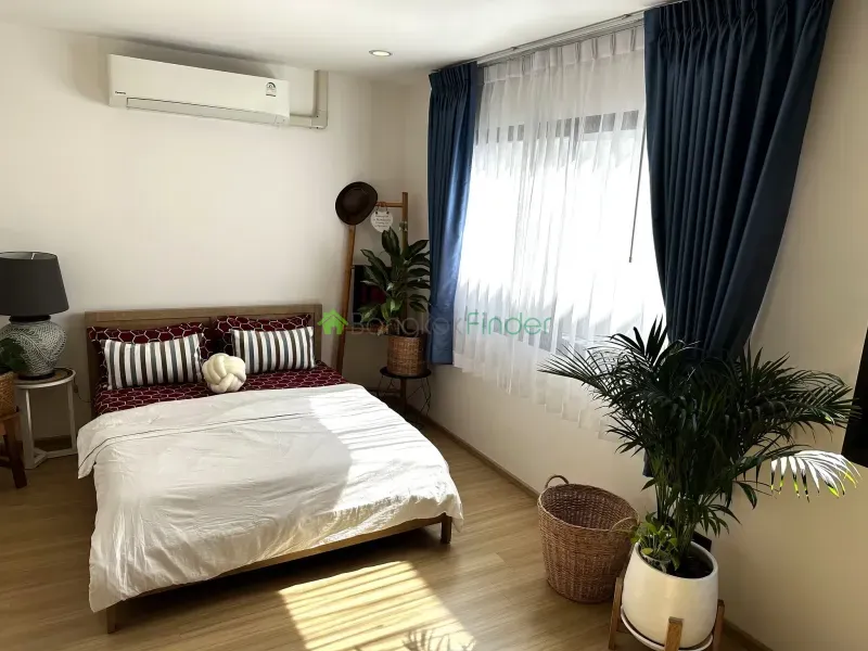 Pattanakarn, Pattanakarn, Pattanakarn, Thailand, 3 Bedroom Bedrooms, 0 ,4 BathroomBathrooms,Town House,For Rent,Pattanakarn,7626