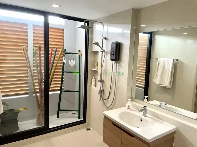 Pattanakarn, Pattanakarn, Pattanakarn, Thailand, 3 Bedroom Bedrooms, 0 ,4 BathroomBathrooms,Town House,For Rent,Pattanakarn,7626