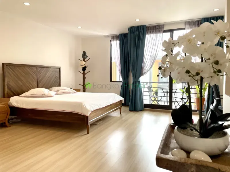 Pattanakarn, Pattanakarn, Pattanakarn, Thailand, 3 Bedroom Bedrooms, 0 ,4 BathroomBathrooms,Town House,For Rent,Pattanakarn,7626