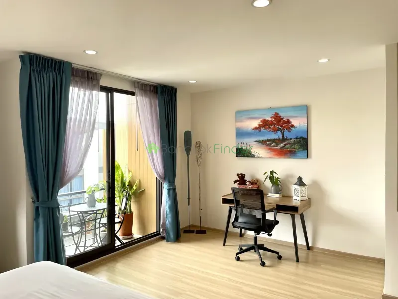 Pattanakarn, Pattanakarn, Pattanakarn, Thailand, 3 Bedroom Bedrooms, 0 ,4 BathroomBathrooms,Town House,For Rent,Pattanakarn,7626