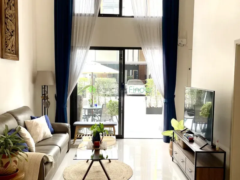 Pattanakarn, Pattanakarn, Pattanakarn, Thailand, 3 Bedroom Bedrooms, 0 ,4 BathroomBathrooms,Town House,For Rent,Pattanakarn,7626