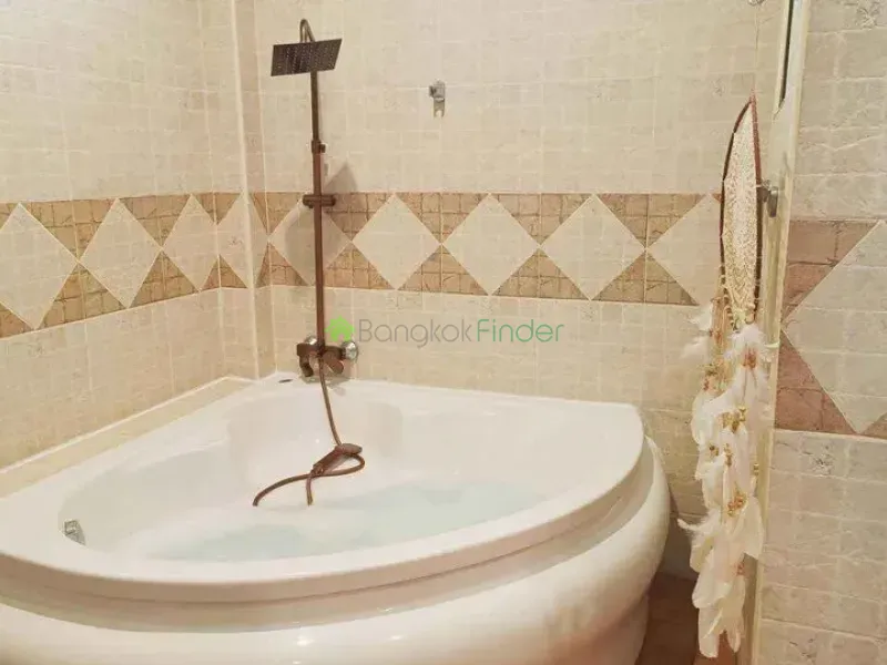 Petchburi, Ploenchit-Chidlom, Thailand, 2 Bedroom Bedrooms, 0 ,2 BathroomBathrooms,House,For Rent,7674