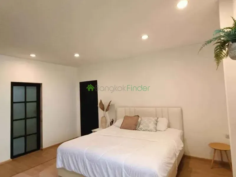 Petchburi, Ploenchit-Chidlom, Thailand, 2 Bedroom Bedrooms, 0 ,2 BathroomBathrooms,House,For Rent,7674