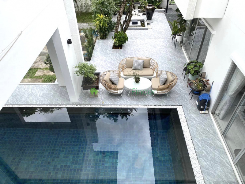 Pattanakarn, Pattanakarn, Bangkok, Thailand, 5 Bedrooms Bedrooms, ,6 BathroomsBathrooms,House,For Rent,Pattanakarn,7705