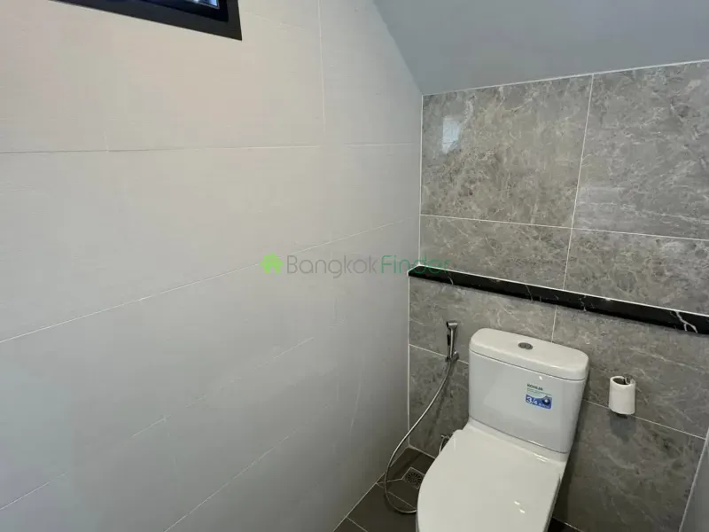 Pattanakarn, Pattanakarn, Thailand, 4 Bedroom Bedrooms, 0 ,5 BathroomBathrooms,House,For Rent,7710