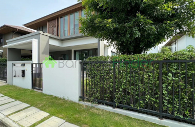 Pattanakarn, Bangkok, Thailand, 4 Bedrooms Bedrooms, ,5 BathroomsBathrooms,House,For Rent,7710