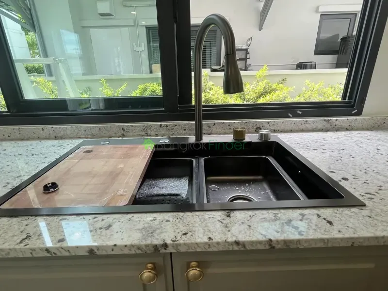 Bangna KM.7, Bangna-Srinakarin, Thailand, 4 Bedroom Bedrooms, 0 ,5 BathroomBathrooms,House,For Rent,7714