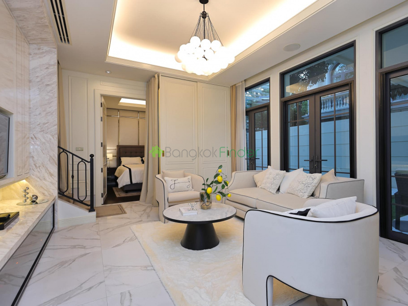 Ekamai, Bangkok, Thailand, 4 Bedrooms Bedrooms, ,5 BathroomsBathrooms,House,For Sale,7715