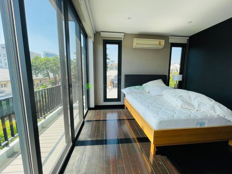 Ekkamai, Bangkok, Thailand, 3 Bedrooms Bedrooms, 0 ,3 BathroomsBathrooms,House,For Rent,7750
