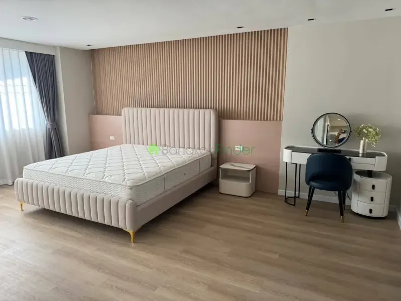 Phromphong, Phrom Phong, Thailand, 4 Bedroom Bedrooms, 0 ,3 BathroomBathrooms,Condo,For Rent,DS Tower 1,7752