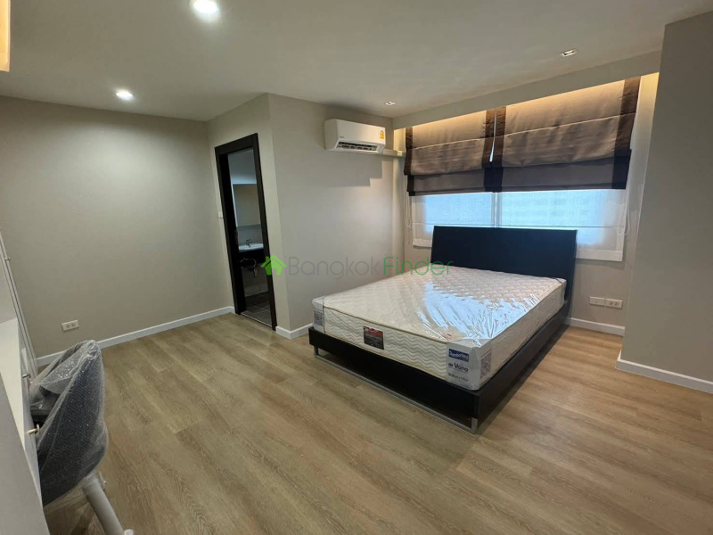 Phromphong, Bangkok, Thailand, 4 Bedrooms Bedrooms, 0 ,3 BathroomsBathrooms,Condo,For Rent,DS Tower 1,7752
