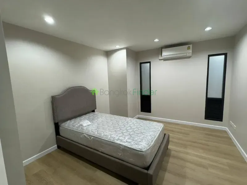 Phromphong, Phrom Phong, Thailand, 4 Bedroom Bedrooms, 0 ,3 BathroomBathrooms,Condo,For Rent,DS Tower 1,7752