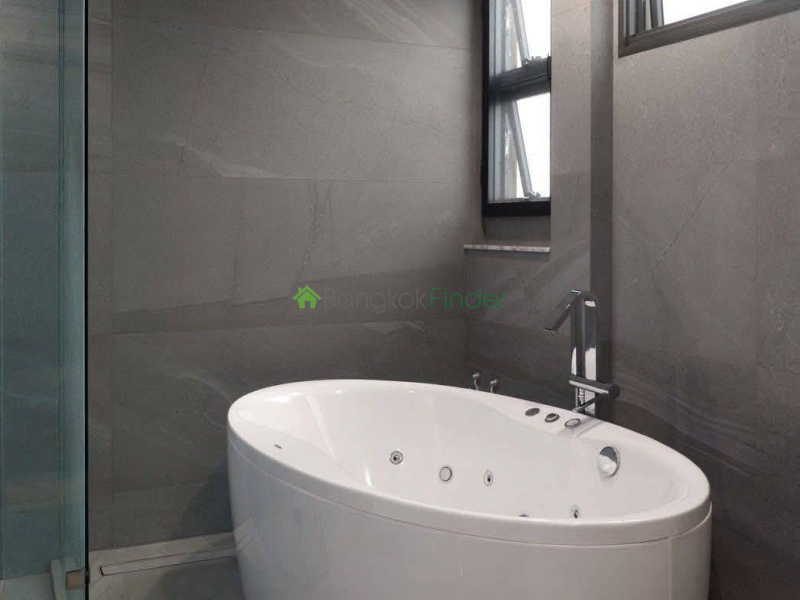 Sukhumvit-Udomsuk, Bangkok, Thailand, 3 Bedrooms Bedrooms, 0 ,4 BathroomsBathrooms,House,For Rent,7763